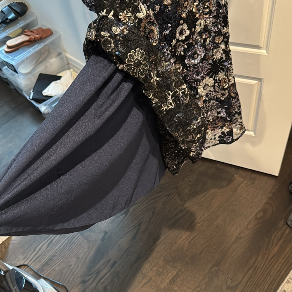 Dress the Population Navy Floral Sequin Long Sleeve Gown - Picture 9 of 11